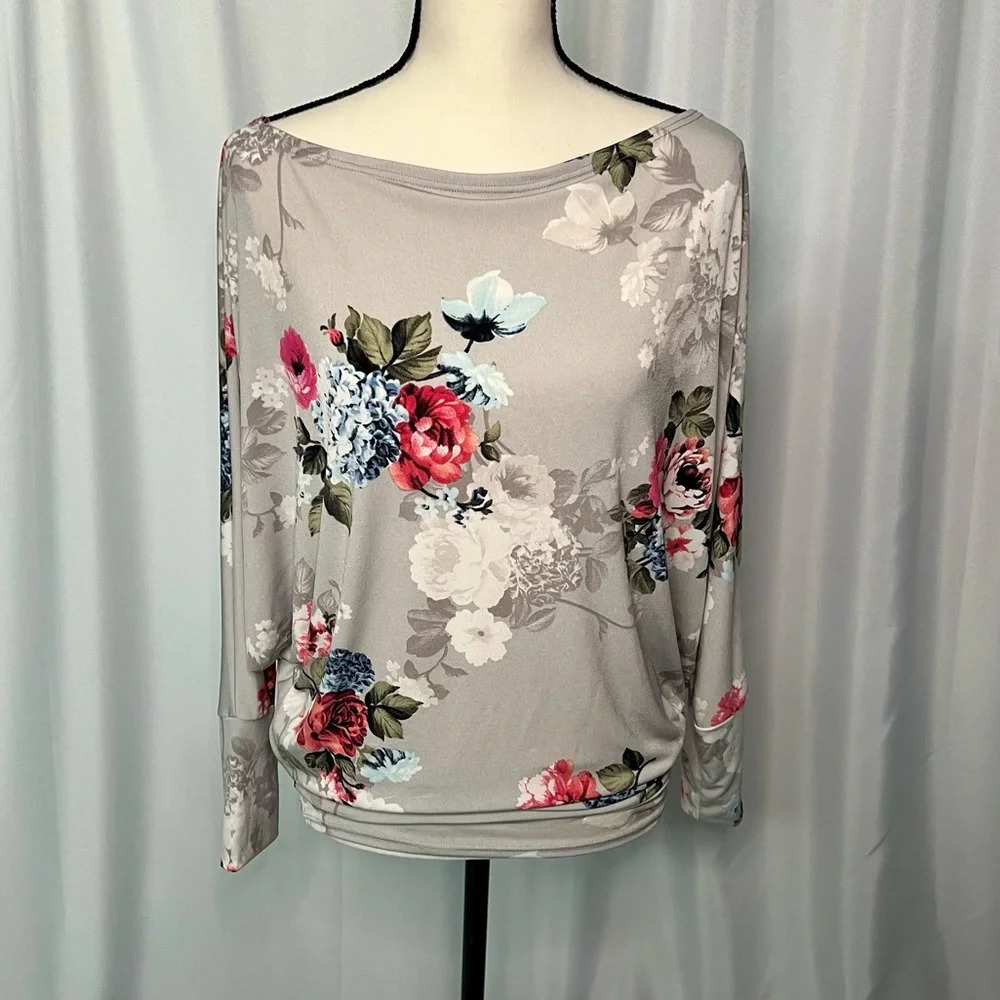 White Birch Gray Floral Dolman Sleeve Stretch Knit Blouse - size Small